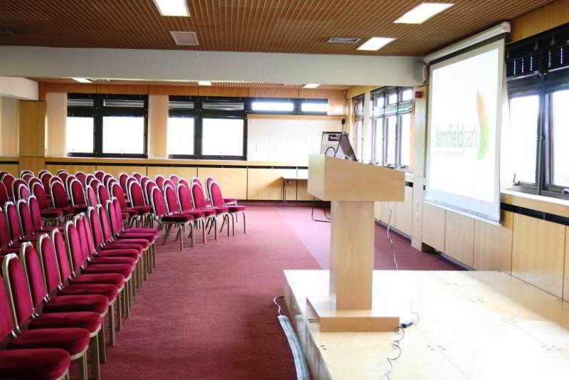 Yarnfield Park Training And Conference Centre Hotel Stone  Kültér fotó