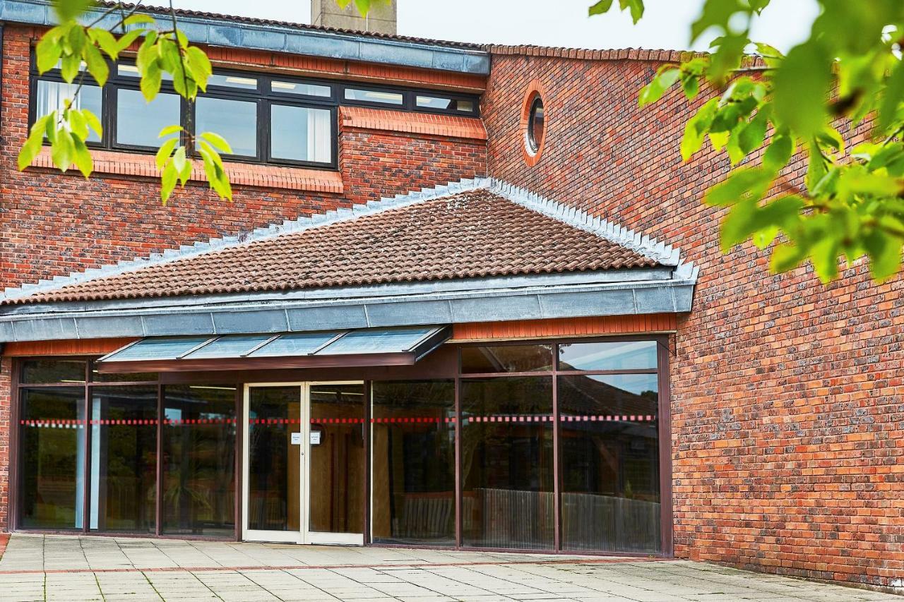 Yarnfield Park Training And Conference Centre Hotel Stone  Kültér fotó